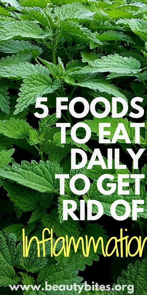 5 anti-inflammatory foods to eat daily. These foods fight inflammation, reduce pain and prevent disease according to research Anti Inflamatory Diet, Inflammation Diet Recipes, Eat Natural, Inflammation Remedies, Inflammation Foods, Beauty Bites, Anti Inflamatory, Anti Inflammation Recipes, Inflammation Diet