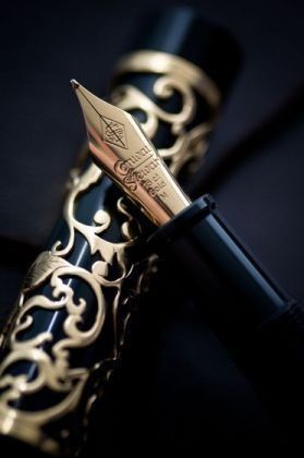 A Girl Inspired Rowena Ravenclaw Diadem, Engraved Pens, Fine Writing Instruments, Luxury Pens, Cersei Lannister, Beautiful Pen, Dip Pen, Writing Pens, Calligraphy Pens