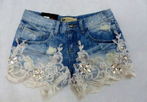 NWR: Diamonds and Denim? — The Knot Vestiti In Jeans, Lace Jeans, Shorts With Lace, Diy Jeans, Denim And Diamonds, Diy Shorts, Denim Ideas, Denim Crafts, Denim Diy