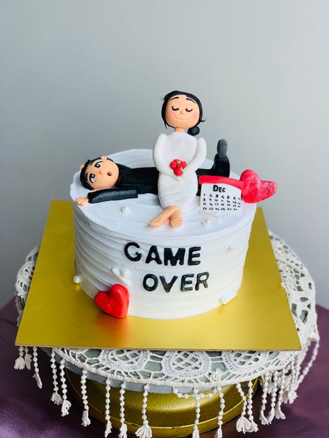 Cake Idea For Bachelorette Party, Last Bachelor Birthday Cake, Cake Bride To Be Funny, Bacholerette Cake Designs, Bride And Groom Shower Ideas, Bachelor Cake Bride, Bachlorette Cakes Ideas The Bride, Bachelor's Party Ideas, Funny Bridal Shower Cake