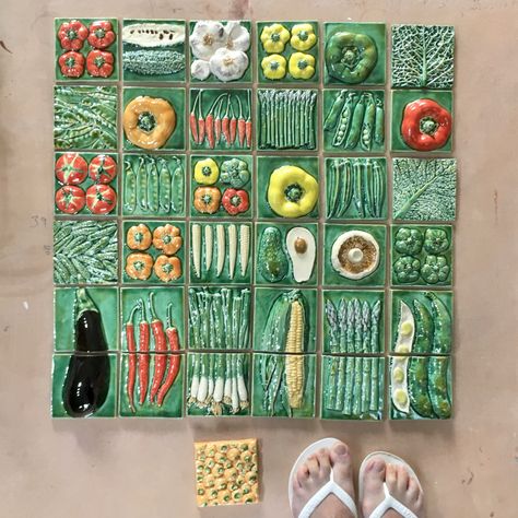 Croquis, Ceramics Tile Ideas, Fruit Tiles Kitchen Backsplash, Ceramic Art Tile, Ceramic Art Tiles, Ceramic Tiles Handmade, Diy Ceramic Tiles, Handmade Tiles Ceramic, Fruit Tiles