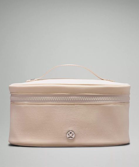 Discover great products at the best prices at Dealmoon. Lululemon Oval Top-Access Kit 3.5L | Women's Bags,Purses,Wallets | lululemon. Price:$48.00 at lululemon Everyday Backpack, Multipurpose Bag, Nyc Shopping, Water Repellent Fabric, Bags Purses, Beauty Bag, Personal Shopping, Women's Bags, Christmas List