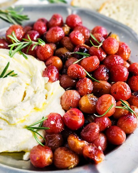 Ree Drummond Whipped Feta And Balsamic Grapes, Balsamic Grapes With Whipped Feta, Balsamic Roasted Grapes, Baked Grapes And Cheese, Appetizers With Rosemary, Roasted Grapes Appetizers, Whipped Feta With Roasted Grapes, Roasted Grapes And Feta, Summer Christmas Food Ideas