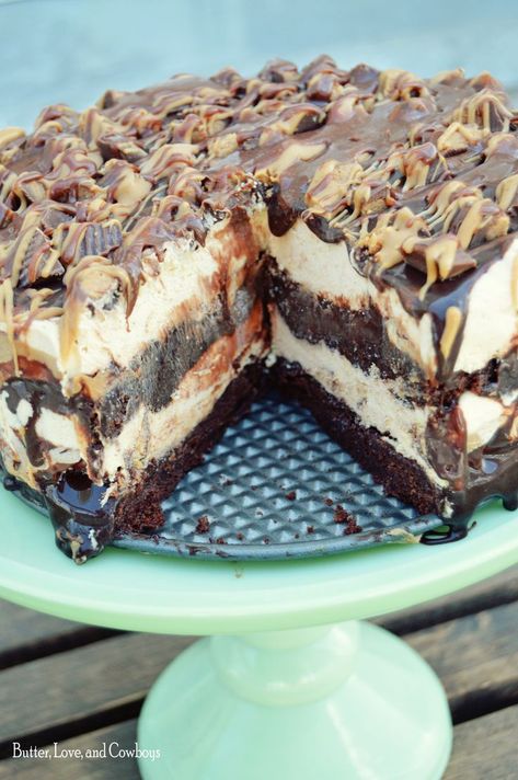 Peanut Butter Ice Cream Cake, Brownie Ice Cream Cake, Peanut Butter Brownie, Cream Cake Recipe, Butter Ice Cream, Ice Cream Cake Recipe, Brownie Ice Cream, Peanut Butter Ice Cream, Peanut Butter Brownies