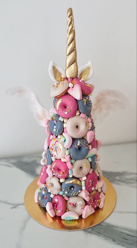 Donuts, donuts tree, donuts tower, mini donuts, unicorn, unicorn cake. Dounat Birthday Cake, Donut Unicorn Cake, Mini Donut Cake Tower, Cake Donut Ideas, Unicorn Donuts Ideas, Mini Donut Tower, Mini Donut Design, Donut Designs Ideas, Mini Donut Cake