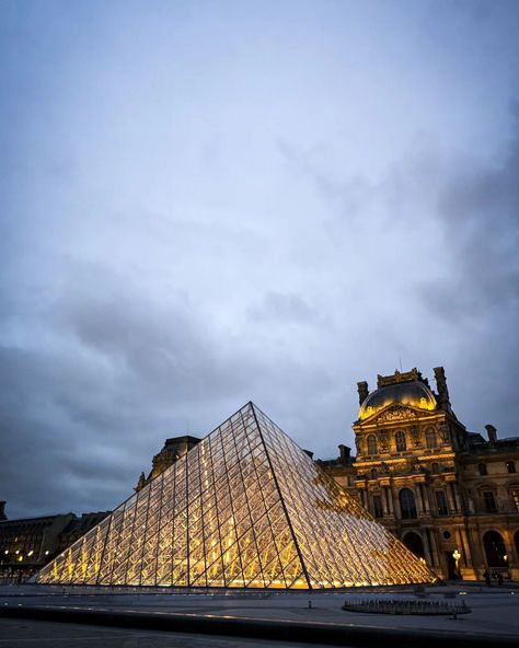 Our first stop in Paris: Louvre Museum! 🏛️✨ This is the largest art museum in the world. It blew our minds not only with the artefacts inside but also with its exterior architecture. The modern pyramid made of glass is in perfect harmony with the historical building. The moment you enter the door of the Louvre, you will feel at the very heart of art and history! 🎨💫 🎟️ Entrance Fee: Louvre square is free! 🆓 ⏱️ Visiting Hours: Wednesday and Friday 9:00-21:00, other days 9:00-18:00 (Tuesday ... Modern Pyramid, Paris Louvre Museum, Louvre Art, Museum Louvre, Paris Louvre, Classic House Design, Louvre Paris, Louvre Museum, The Louvre