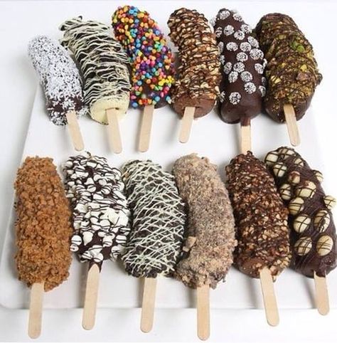 Chocolate Covered Bananas Frozen, Banana Dip, Chocolate Covered Bananas, Frozen Bananas, Dessert Aux Fruits, Chocolate Company, Summer Snacks, Frozen Treat, Curious George