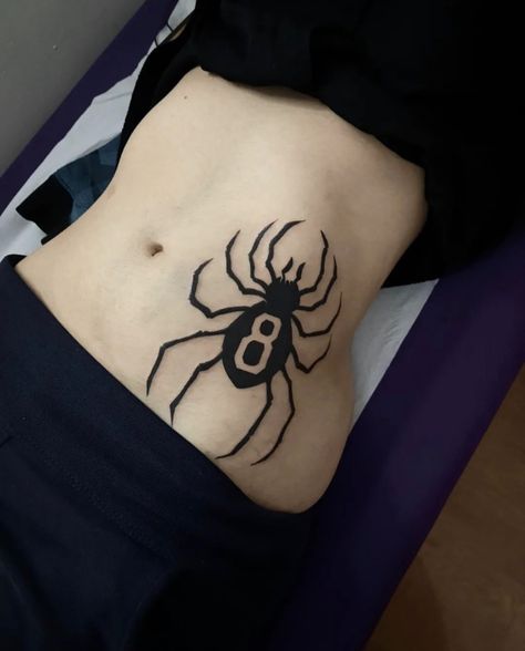 Hunter X Hunter Spider Tattoo Shizuku, Hunter X Hunter Shizuku And Feitan, Women Grunge Tattoo, Phantom Troupe Feitan Spider Tattoo, Tattoo Spider Hxh, Shizuku Tattoo Spider, Grunge Anime Tattoo, Hxh Tattoo Ideas Spider, Anime Spider Tattoo