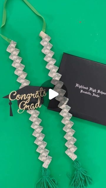 Kimbo- on Instagram: "Grad money 💰 necklace! Details are here: https://www.agirlandagluegun.com/graduation-money-necklace/" Graduation Necklace Ideas Diy, Graduation Garland, Graduation Leis Diy, Grad Diy, Money Necklace, Graduation Money Lei, Graduation Money Gifts, Graduation Bouquet, Food Necklace