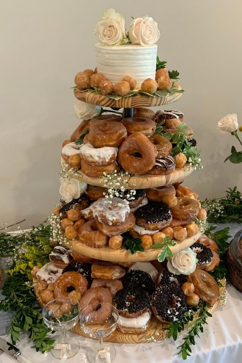 In this video, learn step-by-step how make a donut stand for wedding, birthdays, and other occasions. I made this stand for my daughters wedding and she loved it. Dessert Stands Diy, Diy Donut Holder Stand, Donut Cake Stand Display, Dessert Stands Display, Desert Stands Display, Diy Tiered Cake Stand, Rustic Donut Display, Diy Donut Stand Dollar Stores, Donut Stand Wedding