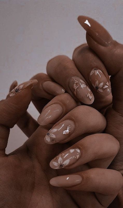 Indian Nail Designs, Indian Nail Art, Beige Nail Art, Beige Nails Design, Oval Acrylic Nails, Indian Nails, Bridal Nails Designs, Engagement Nails, Brown Acrylic Nails