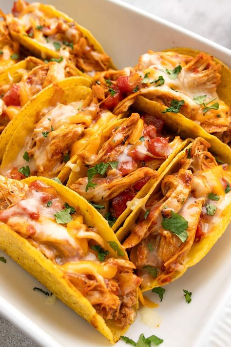 Easy Baked Chicken Tacos, Mini Taco Recipes, Baked Tacos Chicken, Oven Chicken Tacos, Baked Chicken Taco, Tuesday Dinner Ideas, Cheesy Chicken Tacos, Paleo Lunches, Oven Baked Tacos