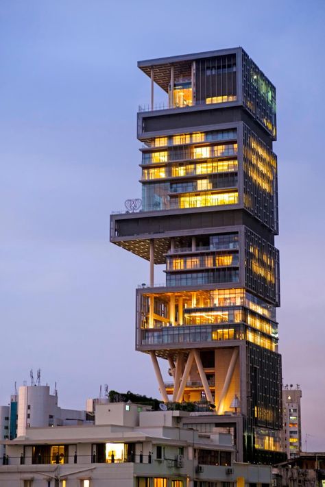 The 400,000 square foot residence called Antilia named after a mythical island in the Atlantic #LuxuryRealEstate Mukesh Ambani House, Ambani House, Big Modern Houses, Mukesh Ambani, Unusual Buildings, Skyscraper Architecture, Modern Architects, Architecture Building Design, Storey Homes