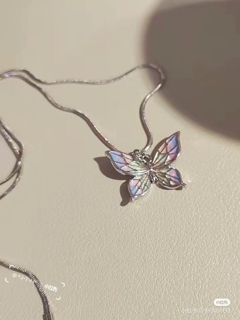 Fancy Jewelry Necklace, Pretty Jewelry Necklaces, Colorful Gradient, Fancy Jewellery Designs, Magical Jewelry, Jewelry Accessories Ideas, Butterfly Pendant Necklace, Girly Accessories, Classy Jewelry