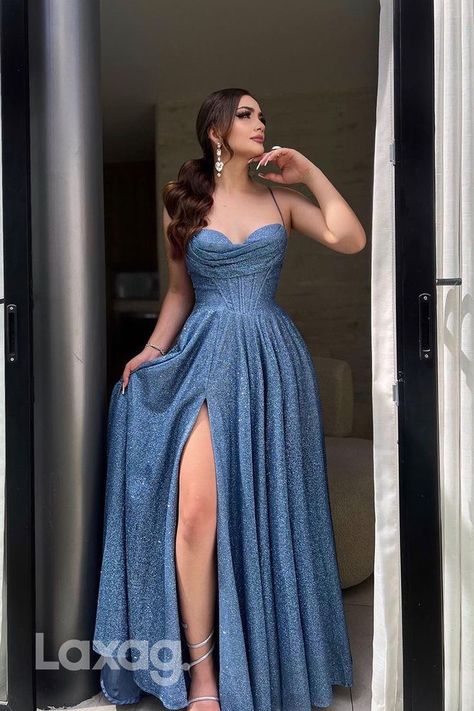 Prom Dress Burgundy, Red Prom Dress Long, Prom Dress Inspo, Prom Dresses Yellow, Royal Blue Prom Dresses, Stunning Prom Dresses, Dusty Rose Dress, Prom Dress Inspiration, Cute Prom Dresses