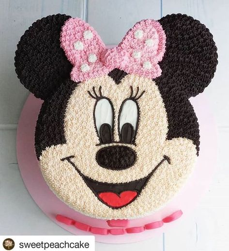 22 Cute Minnie Mouse Cake Designs Minnie Mouse Cake With Cupcakes, Cake Designs Cartoons, How To Make A Minnie Mouse Cake, Minnie Mouse Cake Ideas Pink, Cute Birthday Cakes For Kids, Birthday Cake Minnie Mouse, Pastel Minnie Mouse, Minnie Mouse Cupcake Cake, Kid Birthday Cake