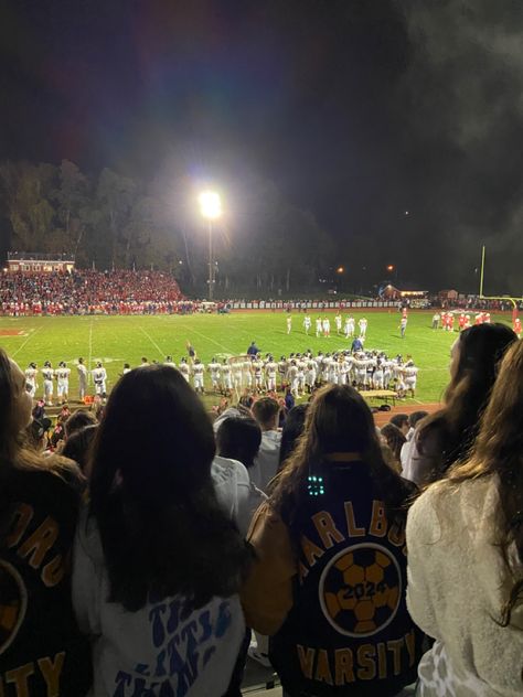 Fall Football Game Aesthetic, Hs Football Aesthetic, Fall Sports Aesthetic, Highschool Sports Aesthetic, Fall School Vibes, Highschool Football Game Aesthetic, Football Aesthetic High School, Football Game Aesthetic High School, Fall Football Aesthetic