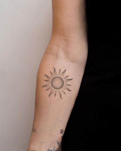 Are you eager to fill yourself with this incredible energy that comes from the sun with such a tattoo? We feel you. And we are here to help you choose from thousands of ideas — the 60 greatest are already in our article. Just check it out. Stippled Sun Tattoo, Sun Forarm Tattoos, Sun Of May Tattoo, Filled In Sun Tattoo, Tattoo Of A Sun, Sun Related Tattoos, Sun Handpoke Tattoo, Tattoo Of Sun, Sun Tattoo Men Arm