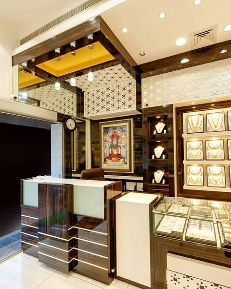 Backside counter Jewellery Showroom Interiors, Modern Jewelry Store Interior, Jewellery Showroom Interior Design, Jewellery Shop Interior Design, Jewelry Shop Interior, Display Visual Merchandising, Jewelry Store Displays, Jewelry Store Interior, Plan Garage