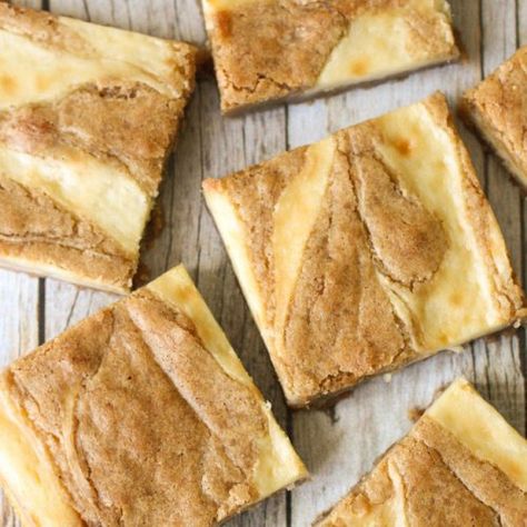 Cream Cheese Blondies, Philadelphia Cream Cheese Recipes, Cream Cheese Recipes Dessert, Cream Cheese Swirl, Pumpkin Spice Cream, Cream Cheese Brownies, Cream Cheese Desserts, Blondies Recipe, Easy Cream