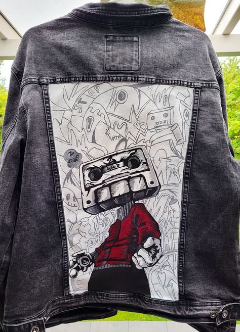 Custom jeans Denim Jacket Painting Ideas Aesthetic, Denim Jacket Diy Paint, Graffiti Clothing, Custom Jeans Diy, Vinyl Paint, Custom Jean, Custom Jean Jacket, Diy Denim Jacket, Painted Clothes Diy