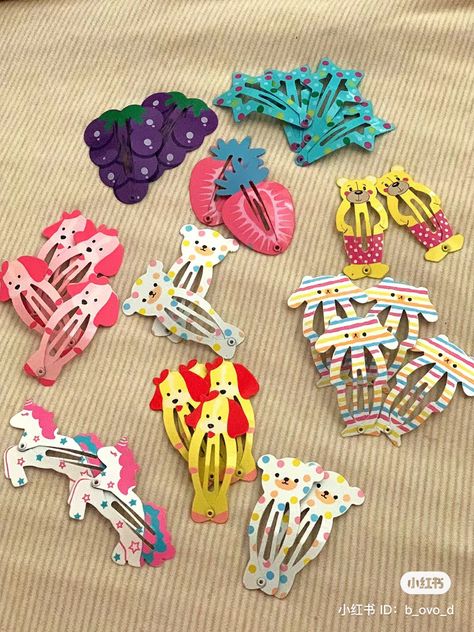 Funky Hair Clips, Fun Hair Clips, Cute Hair Clips Aesthetic, Kidcore Hair, Cute Hairclips, Funky Hair Accessories, Quirky Accessories, Cute Hair Clip, Funky Accessories