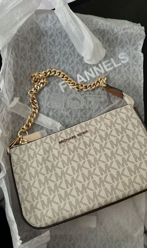 Mk Bag Aesthetic, Michael Kors White Bag, Michael Kors Handbags Aesthetic, Michael Kors Bag Aesthetic, Mk Bags Michael Kors, Sac Michael Kors, Everyday Bag Essentials, Aesthetic Bag, My Style Bags