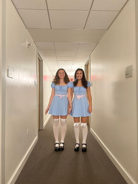 Halloween 2023 Costumes Duo, Cece And Jess Halloween Costume, Evil Twins Halloween Costume, The Twins From The Shining, Creepy Twins Halloween Costumes, Duo Halloween Costumes Duo, Iconic Matching Halloween Costumes, The Shining Costume Twins, Female Duos Costumes