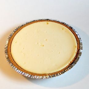 Cheesecake with store bought crust Cheesecake Recipe With Premade Crust, Basic Cheesecake Recipe, Basic Cheesecake, Friday Food, One Pie, Store Bought Pie Crust, Lime Cheesecake, Homemade Cheesecake, Easy Cheesecake Recipes