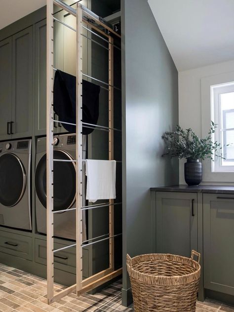 Utility Room Designs, Stylish Laundry Room, Dream Laundry Room, Laundry Room Closet, Mudroom Laundry Room, Laundry Room Layouts, Laundry Room Renovation, Laundry Design, Modern Laundry Rooms