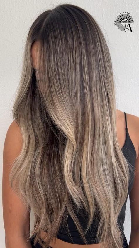 Smudged Money Piece, Ashy Brown Hair With Platinum Highlights, Medium Brown Hair With Light Brown, Balayage Hair No Money Piece, Bronde Balyage Short Hair, Light Ash Brown With Money Piece, Bronde Balayage Tan Skin, Faded Money Piece Hair, Going Brown To Blonde