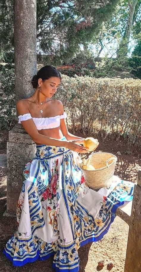 Boho Wear, Outfits For Mexico, Elsa Pataky, Estilo Hippie, Black Tie Dress, 90s Fashion Outfits, Mermaid Fashion, Feminine Outfit, Mediterranean Style