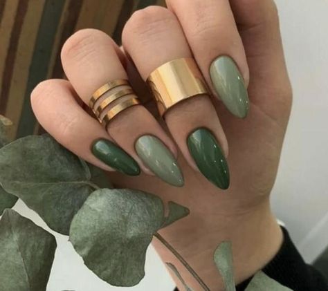 Nail Art Vert, Thanksgiving Nail Designs, August Nails, Green Nail Art, September Nails, Festive Nail Art, Green Nail Designs, Nagel Tips, Green Nail Polish