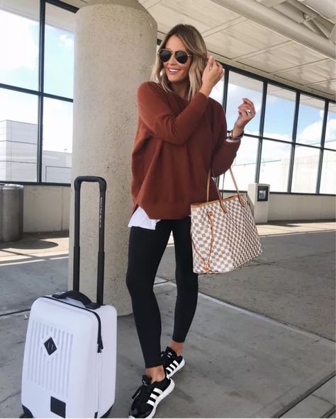 37 Cute and Practical Outfits For The Airport