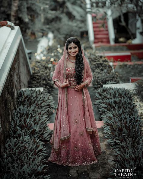 2,177 Likes, 5 Comments - CAPITOL THEATRE (@capitol.theatre) on Instagram: “Mifdal ❤️ Fadila  IND: +91 9745 202 309  UAE: +971 544 273 124  #Kerala #Wedding #Muslim #Malayali…” Wedding Dress Kerala, Muslim Engagement Look, Muslim Engagement Dress, Muslim Bridal Dress, Wedding Dresses Images, Muslim Bridal, Muslim Brides, Kerala Bride, Bride Wedding Dress