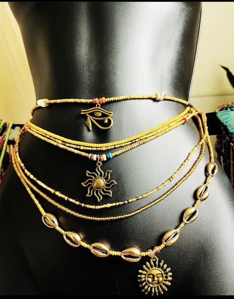 Earthy Boho Jewelry, Black Earthy Girl Aesthetic Jewelry, Earthy Waist Beads, Spiritual Jewelry Aesthetic, Waistbeads Aesthetics, Waist Jewelry Aesthetic, Waist Beads Aesthetic, Omega Taehyung, Earthy Accessories