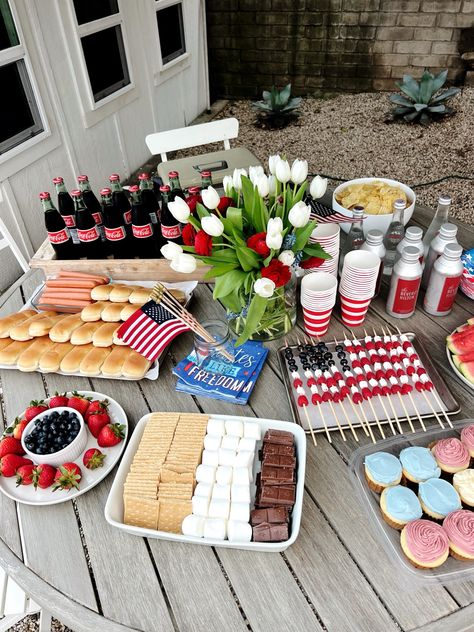 Host a Simple Patriotic Party - Jaime J Scott Usa Party Food, Hosting Fourth Of July Party, Small 4th Of July Party, All American Birthday Party, 4th Of July At Home, Fourth Of July Engagement Party, Labor Day Party Ideas Decorations, 4th Of July Hosting, American Party Ideas