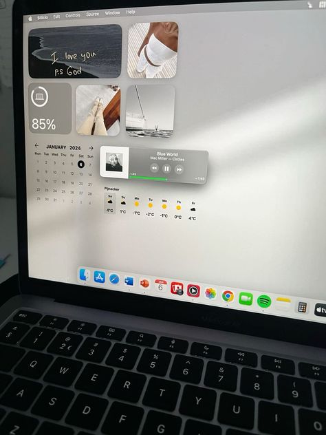 macbook widget Macbook Air 13 Aesthetic, Spotify Widgets Aesthetic, Laptop And Phone Aesthetic, Laptop Inspo Homescreen, Macbook Black Aesthetic, Mac Book Desktop Aesthetic, Macbook Asethic, Grey Macbook Wallpaper Aesthetic, Macbook Air Layout