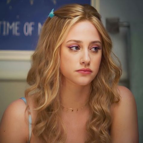 Tessa Young, Riverdale Cast, Lili Reinhart, Self Image, Random Pics, More Icon, Riverdale, Face Claims, Hair Inspiration