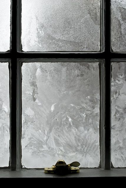 Ice Drawing, Snowy Window, Morning Frost, Window Views, Cottage Windows, Frosted Window, Window Drawing, Cabin In The Mountains, Winter Window