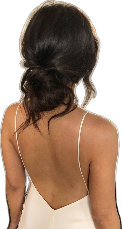 Wedding Hair Styles Brown Hair, Low Messy Bun Wedding Hair Loose Curls, Lose Low Bun Hairstyles, Bridesmaid Hair Low Bun Messy, Effortless Low Bun Wedding, Simple Bridesmaid Bun, Messy Low Bun Bridal Hair, Low Messy Bun For Wedding, Voluminous Low Bun