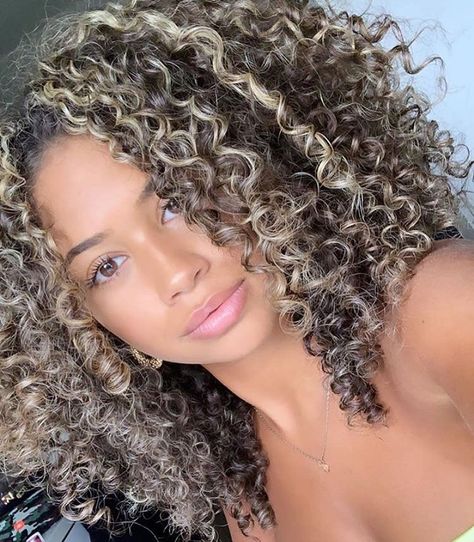 Ombre Hair Color On Curly Hair, Ashy Blonde Highlights On Curly Hair, Biracial Blonde Hair, Frosted Curly Hair, Ash Blonde Highlights On Dark Hair Curls, Blond On Curly Hair, Platinum Blonde Curly Hair Highlights, Curly Hair With Honey Blonde Highlights, Shadow Root Blonde Curly Hair