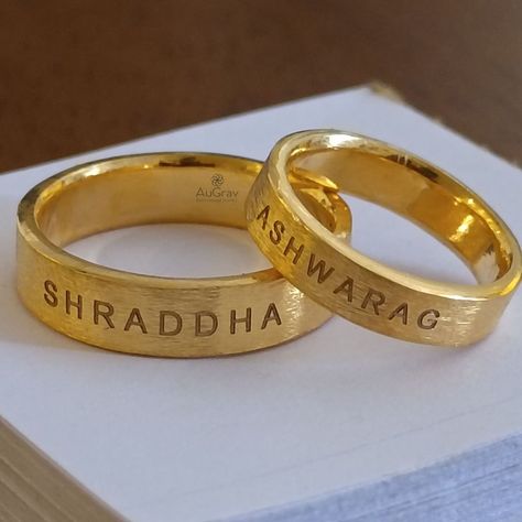 Wedding Ring With Name Kerala, Wedding Ring With Name, Gold Couple Rings, Ring With Name, Engagement Finger, Personalized Engagement Rings, Personalized Gold Jewelry, Dream Marriage, Couple Ring Design