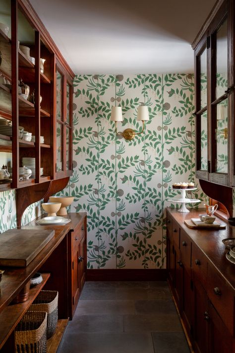 The Old-Style New Traditional Kitchen, Vintage Pantry Included New Traditional Kitchen, Vintage Pantry, Pantry Cabinets, Organized Home, New Kitchen Designs, Local Furniture, Kitchen Vintage, Style Deco, New Traditional