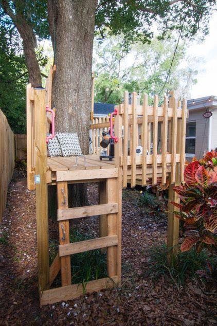 1st floor Tree Forts, Tree Fort, Tree House Diy, Tree House Kids, Pallet House, Tree House Designs, Diy Tree, Backyard Playground, Backyard Play