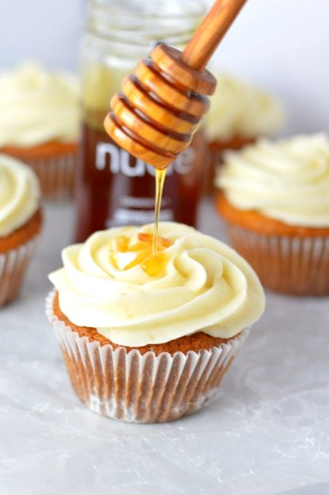 honey cupcakes w/ honey butter frosting recipe Honey Frosting, Honey Cream Cheese, Honey Cupcakes, Nut Free Desserts, Honey Cream, Frosting Recipes Easy, Tiramisu Dessert, Cream Cheese Frosting Recipe, Salty Cake