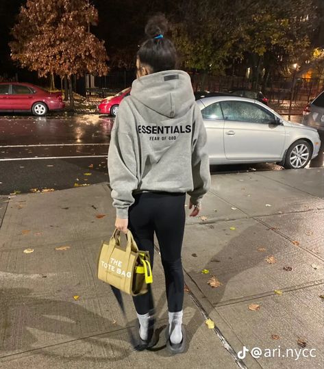 Leggings And Hoodies Outfits, Hoodies Leggings Outfit, Oversized Essentials Hoodie Outfit, Outfit Ideas With Essentials Hoodie, Gray Hoodie Outfit Black Woman, Vapor Max Outfit Women Ideas, Outfit Ideas Essentials Hoodie, Oatmeal Essentials Hoodie Outfit, Essentials Hoodie Outfit Grey