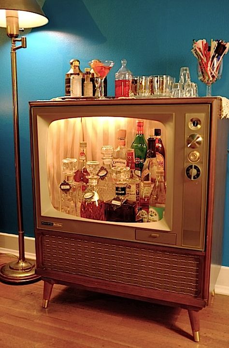 Dishfunctional Designs: Upcycled & Repurposed Vintage Console TV's Vintage Industrial Furniture, Mini Bars, Drinks Cabinet, Vintage Tv, Liquor Bottles, Old Tv, Retro Home, Dream House Decor, Repurposed Furniture