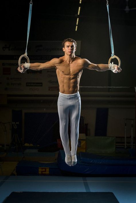 Acrobat Male, Male Gymnast, Gymnastics Poses, Ripped Body, Gym Outfit Men, Lycra Men, Men Sport Pants, Skateboard Girl, Sport Gymnastics