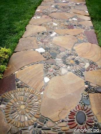 Stone/Pebble Art | creativeartworksblog Mosaic Stones Garden, River Rock Yard Ideas, Hippie Backyard, Mosaic Walkway, Stone Garden Paths, Rock Garden Design, Garden Walkway, Rock Garden Landscaping, Stone Path